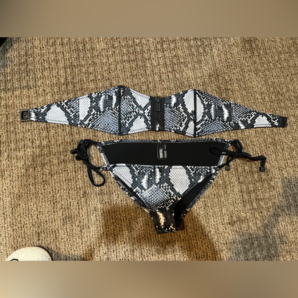 🔲Triangl black snake print bikini🐍